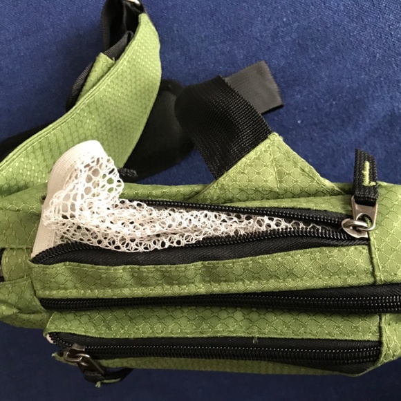 Heys TravelMate Crossbody Olive Green Eco Day Bag Purse Wallet NWOT - Picture 6 of 16